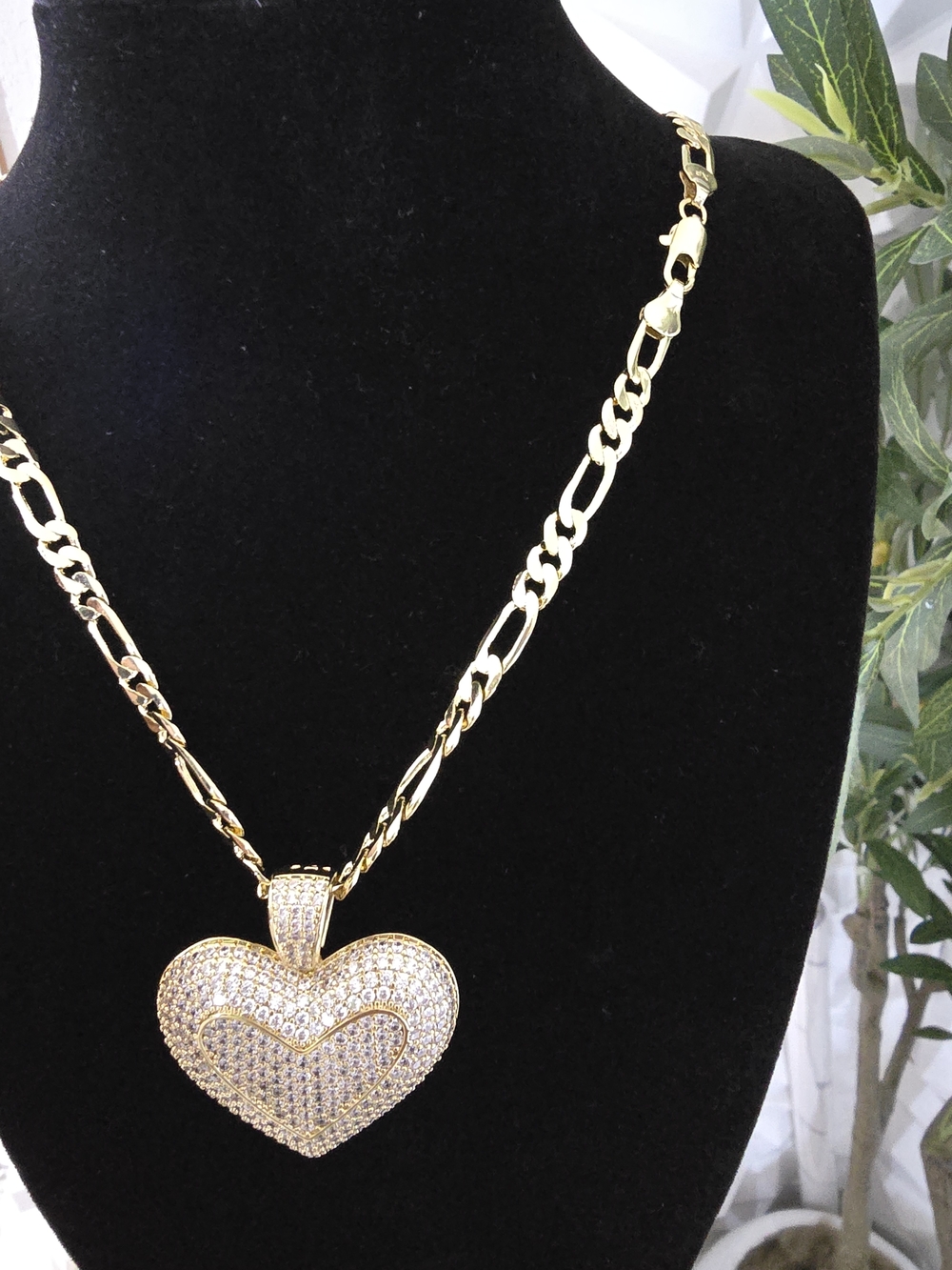 Gold Heart Pendant Necklace - Sparkling Women's Jewelry